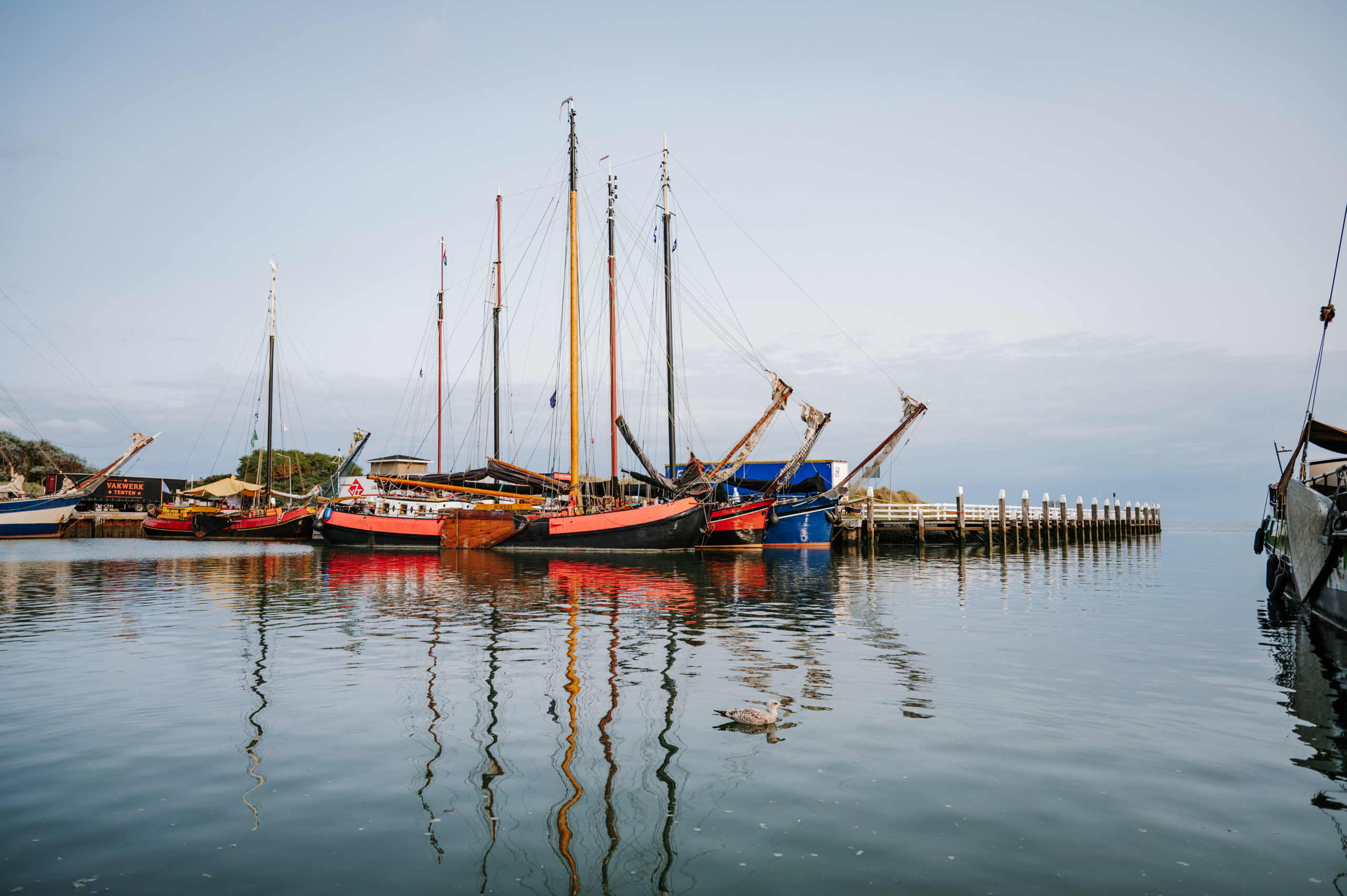 Slepen, duwen en trekken van de beroepsvaart